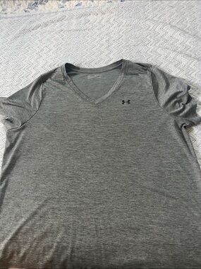 Under Armour Women’s  Heather Grey V-Neck Performance Tee